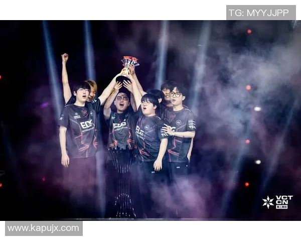 深入分析FPX与EDG赛后复盘中的团队协作与战术执行细节